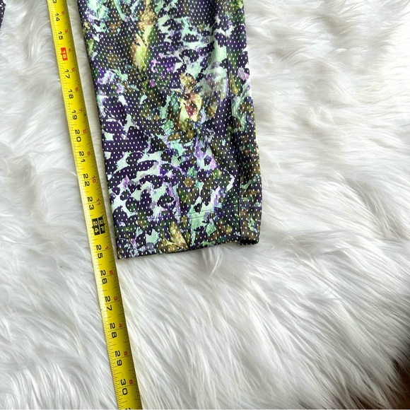 Lululemon Jet Crop Floral Sport Multi Colored, Size 10 - Picture 8 of 9